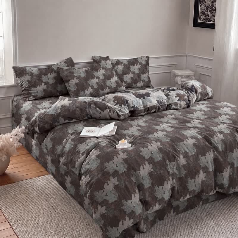 Set di biancheria da letto con copripiumino in cotone con motivo a foglie d'acero colorate. - image 23