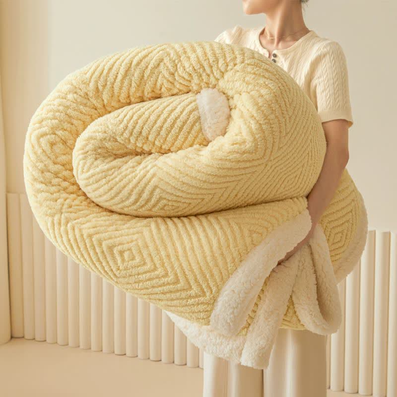 Coperta in pile di corallo con motivo geometrico a rombi - Giallo - 79" x 91" - image 0