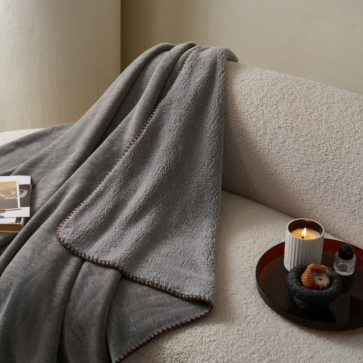 Coperta minimalista in pile sherpa a doppia faccia - image 6