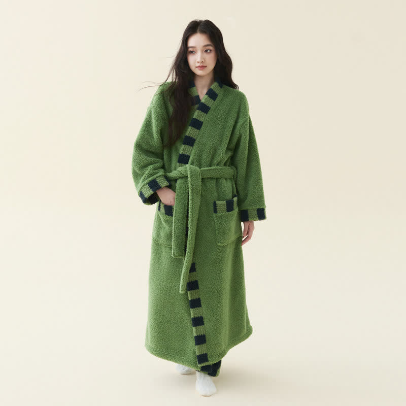 Accappatoio in morbido pile con finiture a contrasto. - Verde avocado - Accappatoio con pantaloni - Donna XL - image 1