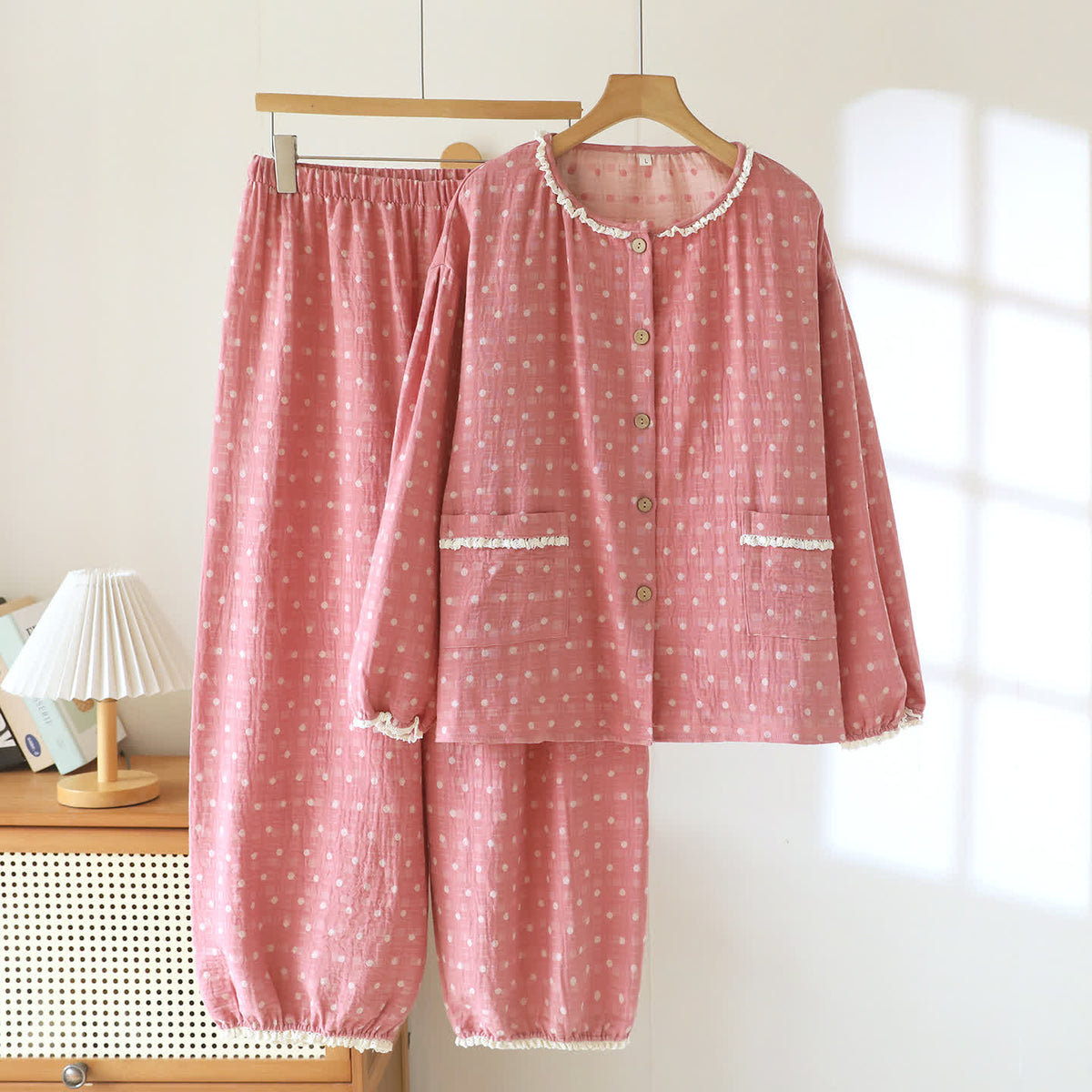 Completo da casa in garza di cotone a pois con pizzo - Rosa - 2XL - image 1