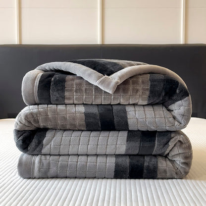 Morbida coperta con motivo a righe geometriche a griglia. - image 63