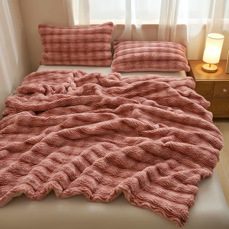 Morbida coperta ondulata e soffice in peluche - image 2