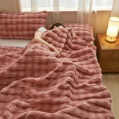 Morbida coperta ondulata e soffice in peluche - image 3