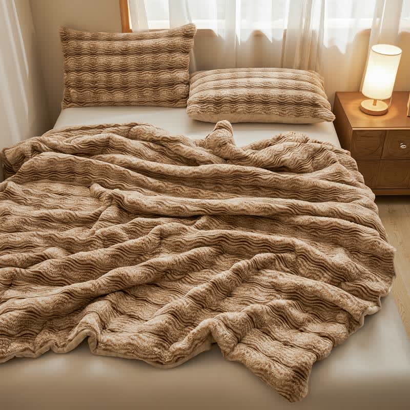 Morbida coperta ondulata e soffice in peluche - image 10