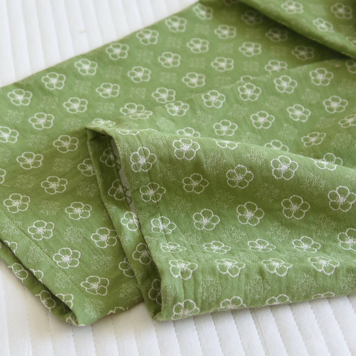 Completo da casa a maniche lunghe con stampa floreale a piccoli motivi - image 10