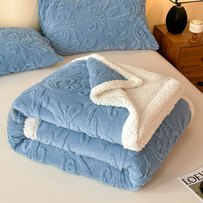 Coperta in morbido sherpa con motivo a rilievo - image 21