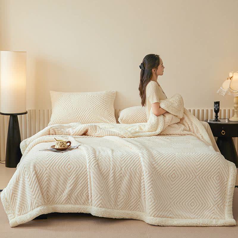 Coperta in sherpa con trama a rombi - image 35
