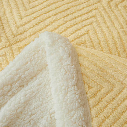 Coperta in sherpa con trama a rombi - image 48