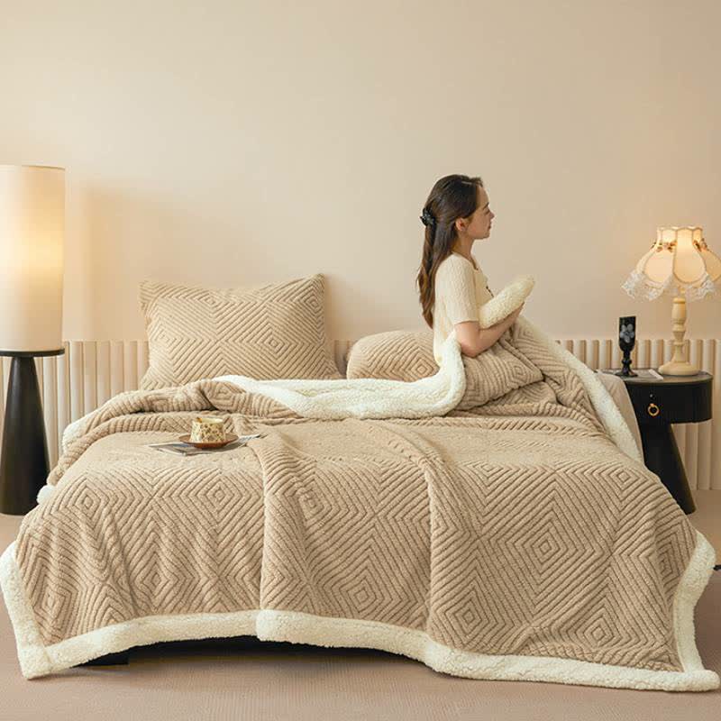 Coperta in sherpa con trama a rombi - image 1