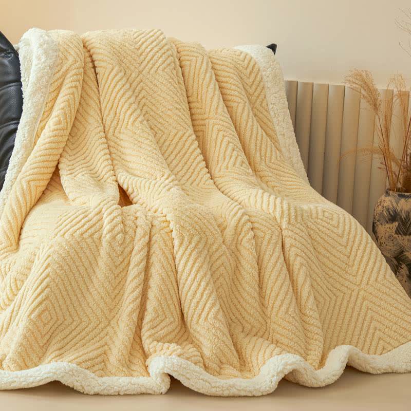 Coperta in sherpa con trama a rombi - image 46