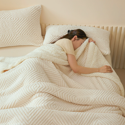 Coperta in sherpa con trama a rombi - image 38