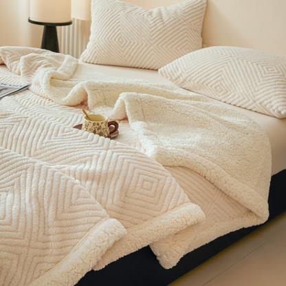 Coperta in sherpa con trama a rombi - image 40