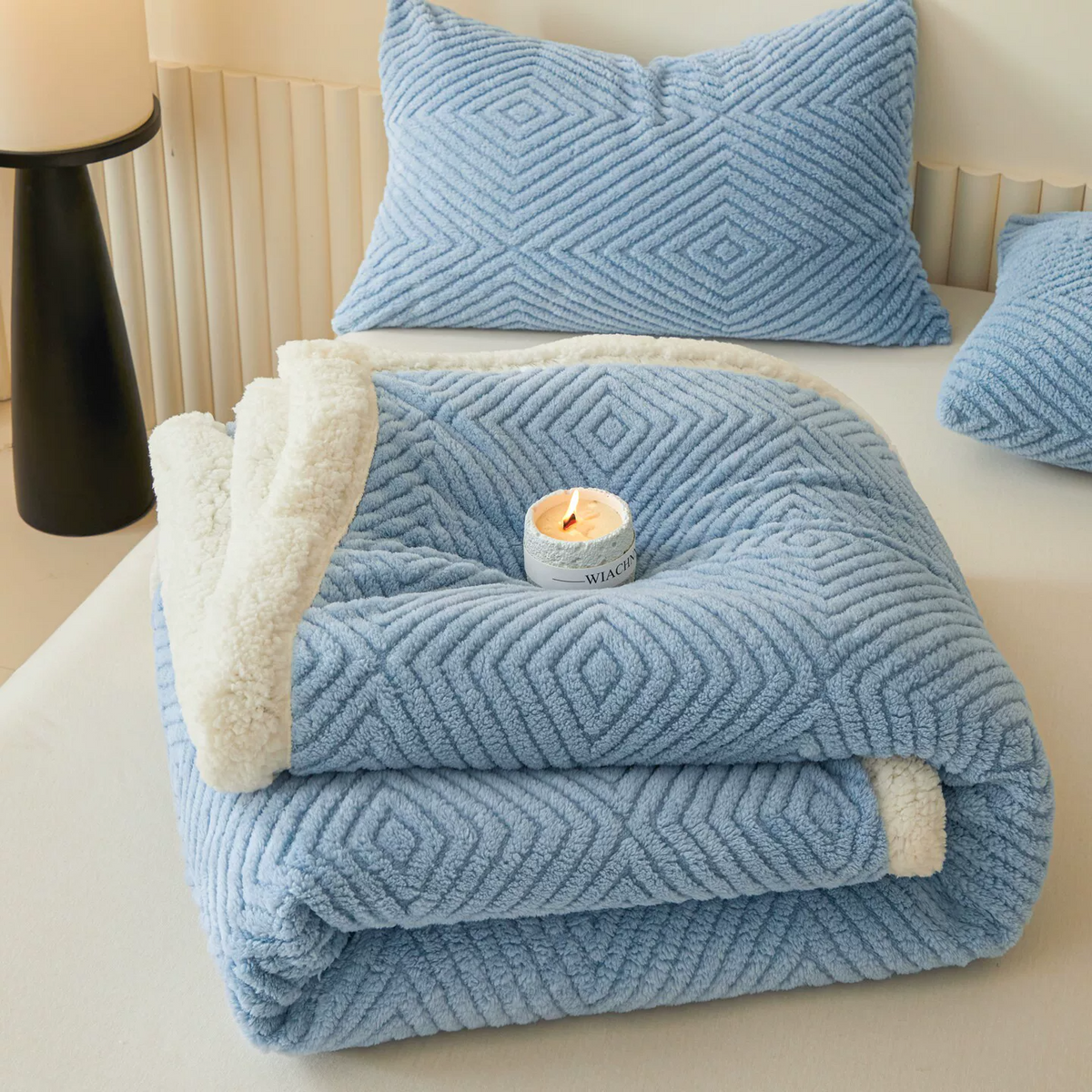 Coperta in sherpa con trama a rombi - image 32