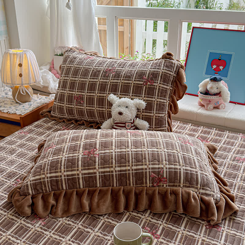 Set di biancheria da letto a quadri con volant e fiocco marrone - Marrone - 2 federe - 48cm x 74cm - image 8