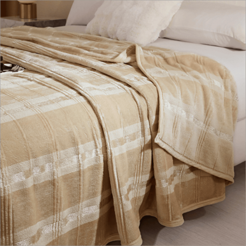 Morbida coperta in pile a righe e quadri - image 15