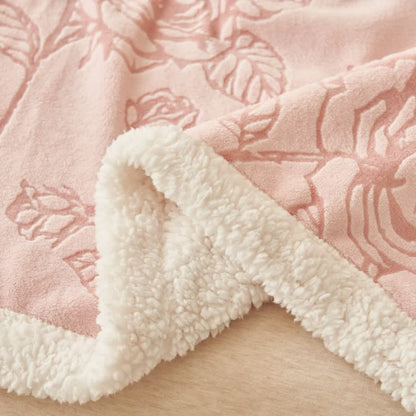 Coperta accogliente e romantica con rose rosa - image 8