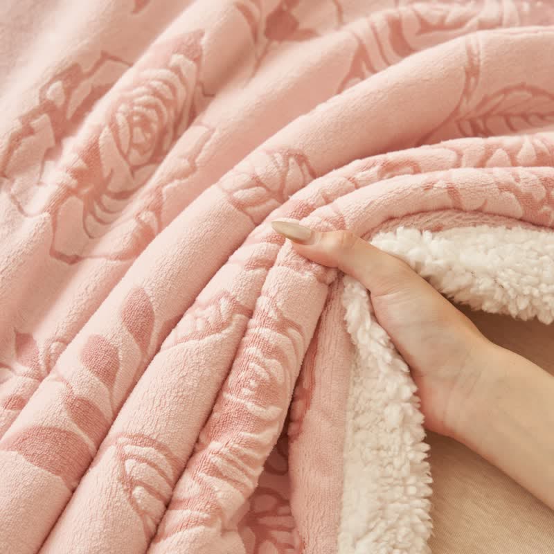 Coperta accogliente e romantica con rose rosa - image 9
