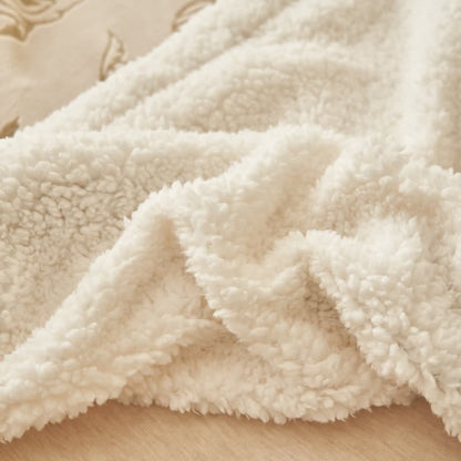 Coperta accogliente e romantica con rose rosa - image 19