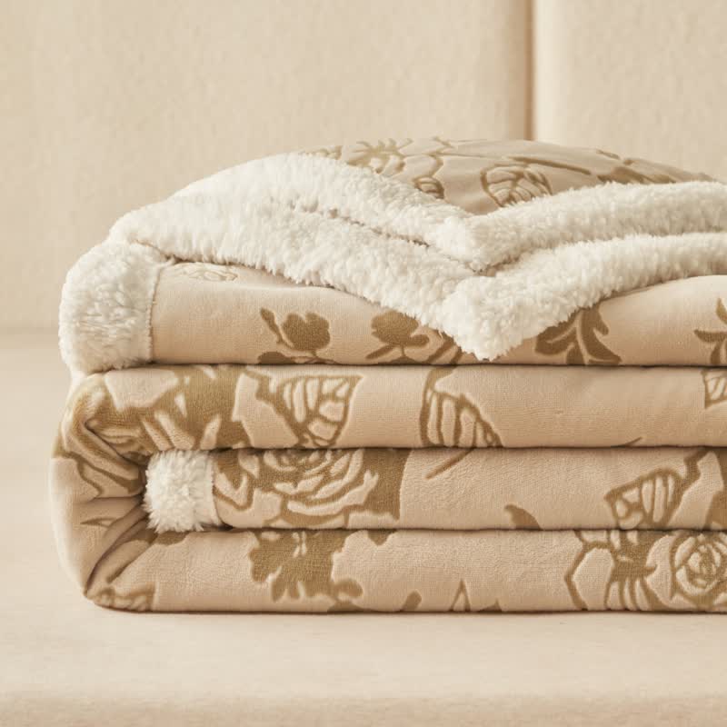Coperta accogliente e romantica con rose rosa - image 11