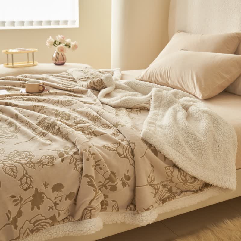 Coperta accogliente e romantica con rose rosa - image 13