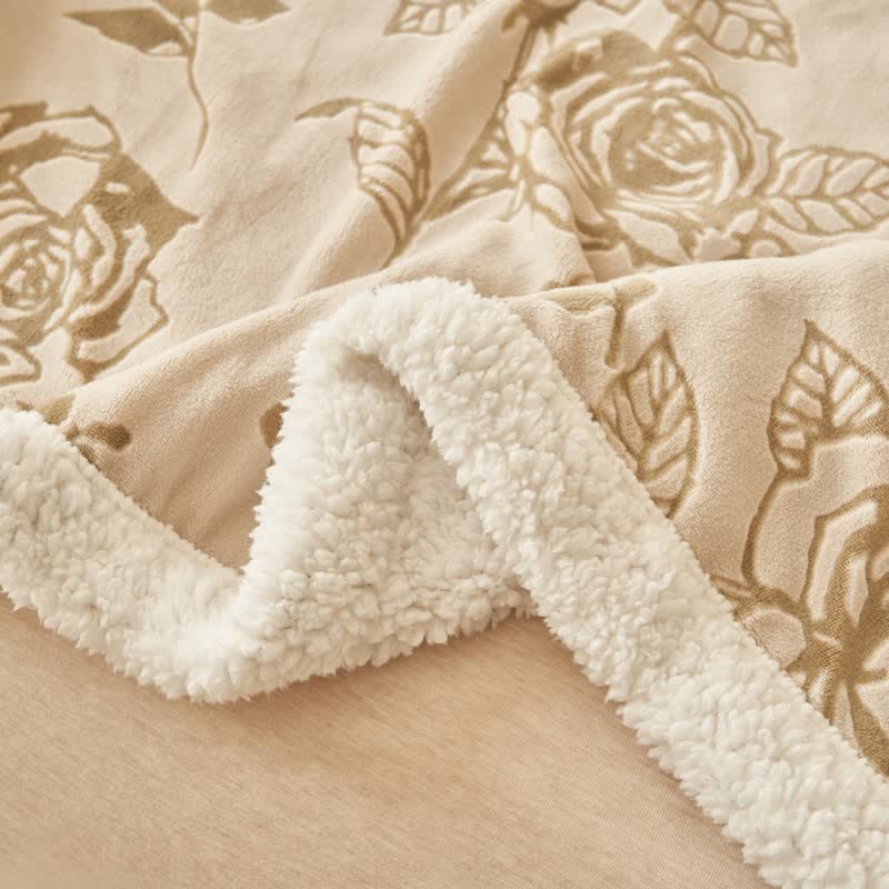 Coperta accogliente e romantica con rose rosa - image 18