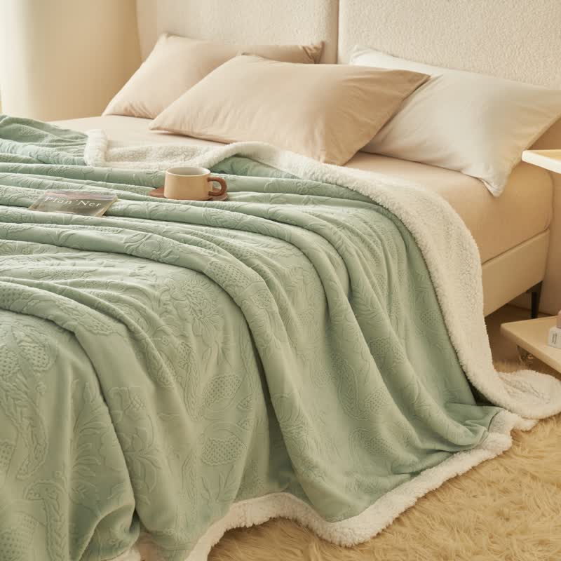 Elegante coperta in pile con motivo floreale in rilievo - image 12