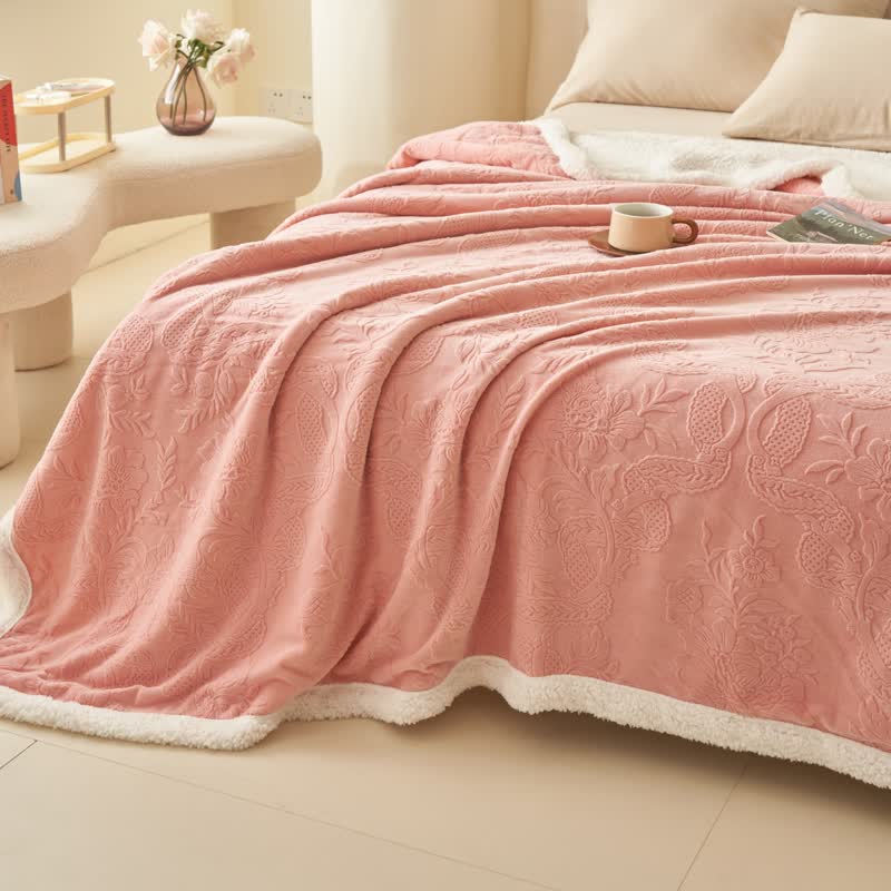Elegante coperta in pile con motivo floreale in rilievo - image 33