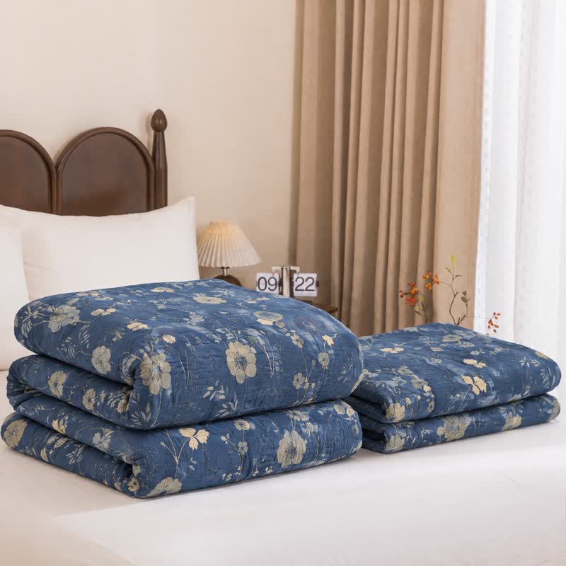 Trapunta reversibile blu a fantasia floreale in stile cottage - image 17