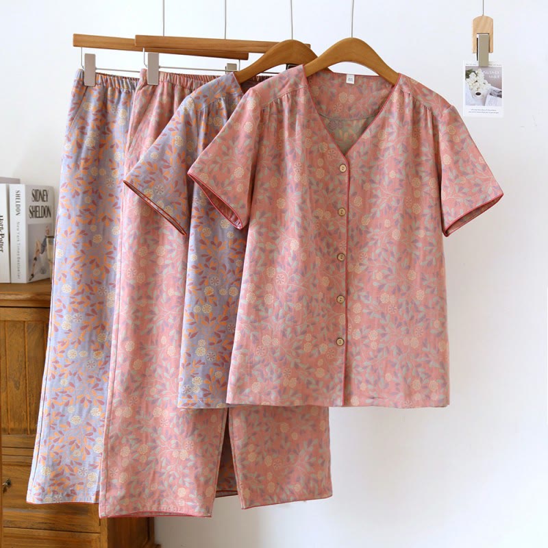 Completo da casa in cotone con bottoni e scollo a V