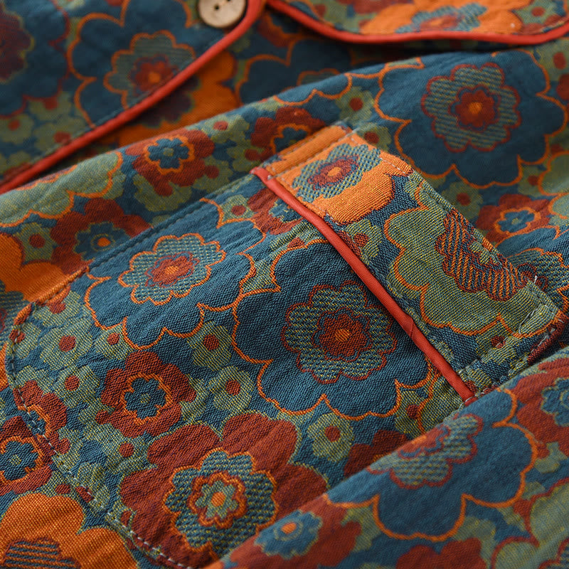 Completo da casa in cotone con bottoni floreali colorati