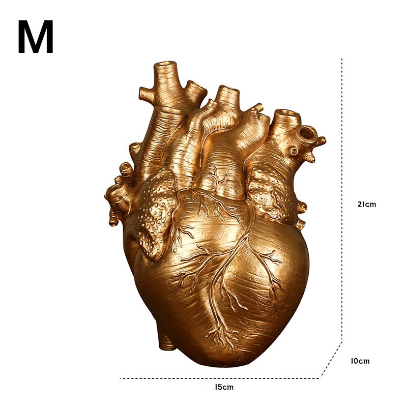 Vaso di fiori artificiali a forma di cuore