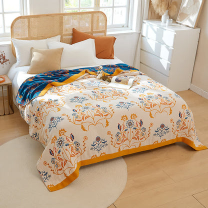 Trapunta reversibile in garza di cotone con fiori di garofano
