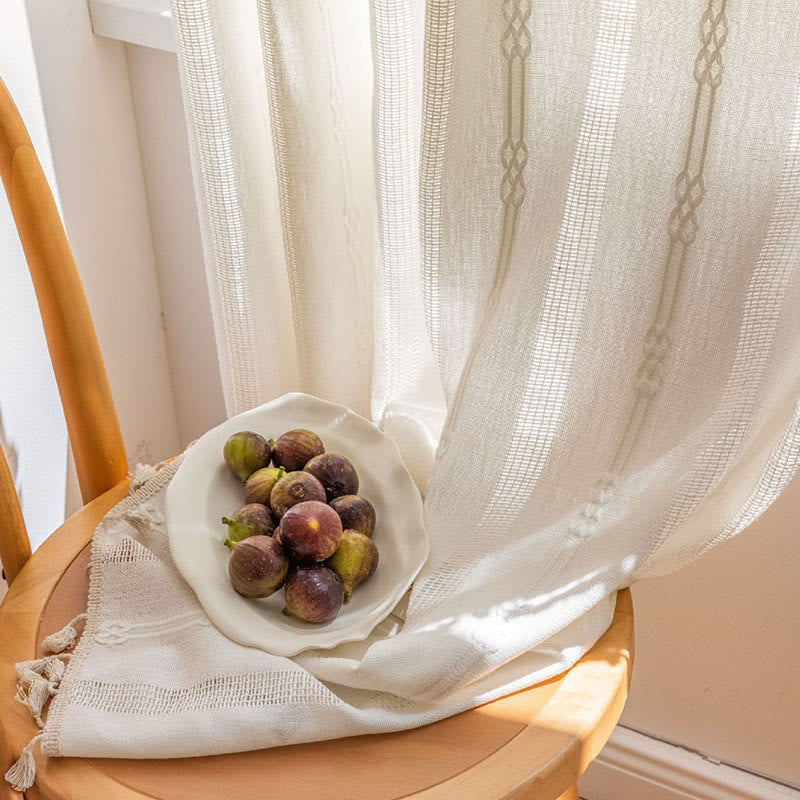 Tenda a righe semi-oscuranti con nappe traforate