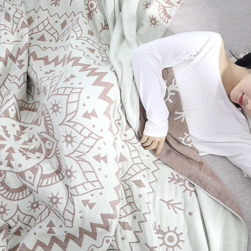 Trapunta reversibile in cotone con motivo floreale Ownkoti Chic Mandala