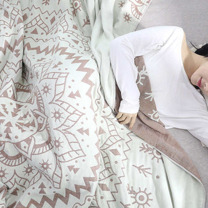 Trapunta reversibile in cotone con motivo floreale Ownkoti Chic Mandala