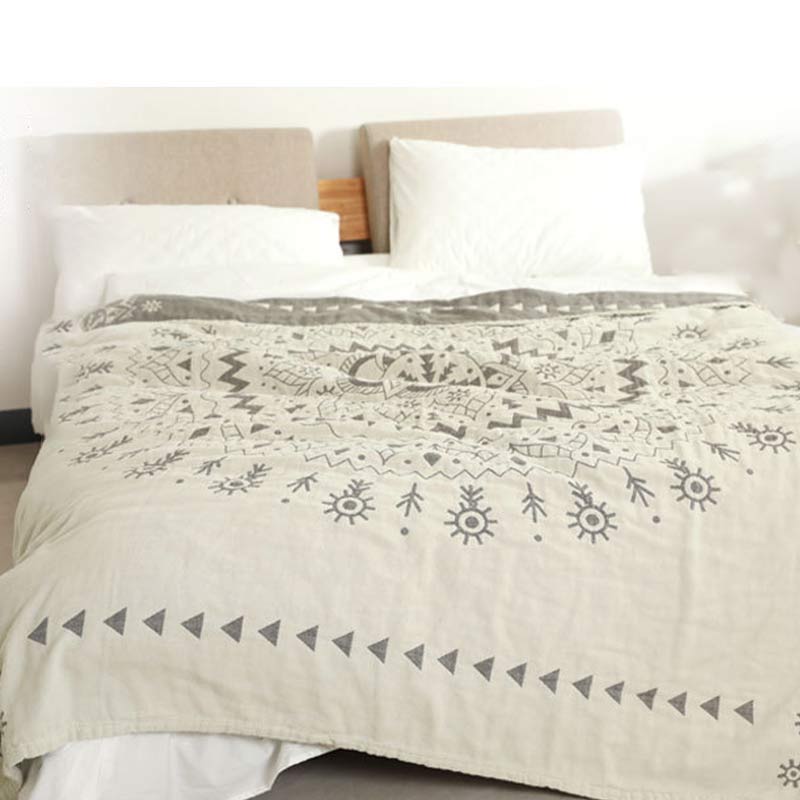 Trapunta reversibile in cotone con motivo floreale Ownkoti Chic Mandala