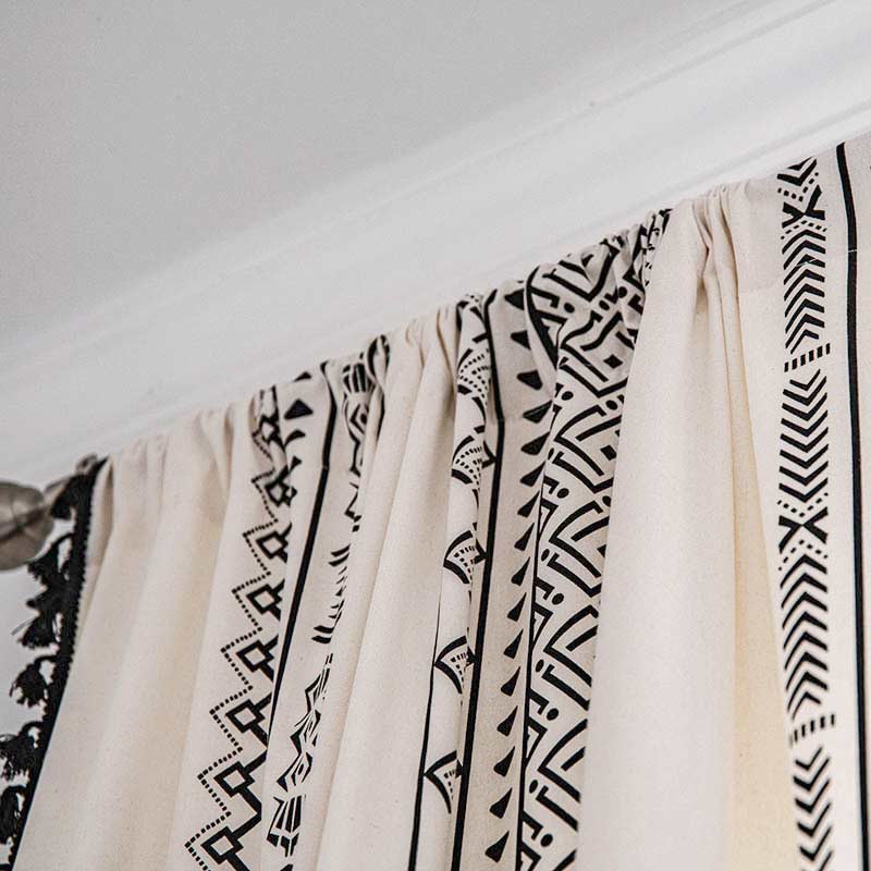 Tenda con nappe geometriche, tende semi-oscuranti