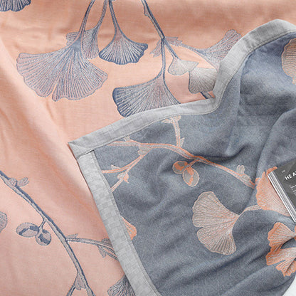 Trapunta reversibile in garza di cotone con foglie di ginkgo