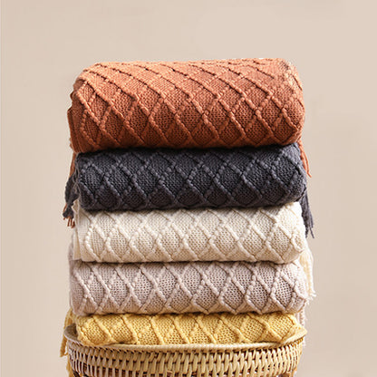 Coperta con motivo prismatico lavorato a maglia Ownkoti con nappe