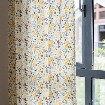 Tenda filtrante con nappa di fiori gialli