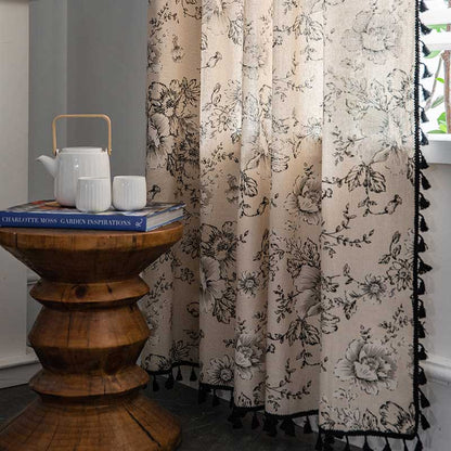 Tenda a fiori neri con nappa nera