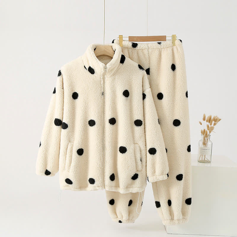 Pigiama in pile a maniche lunghe a pois
