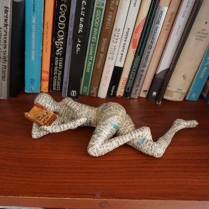 Statua della donna pensatrice che legge, decorazione per libreria