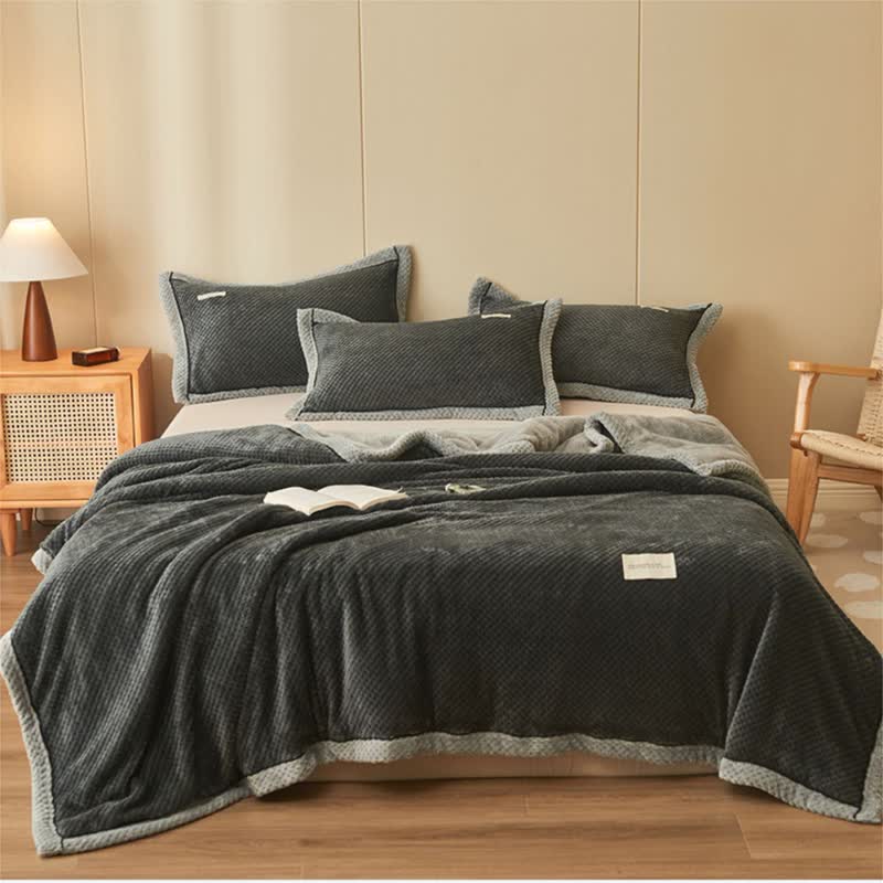 Coperta in pile morbido a tinta unita