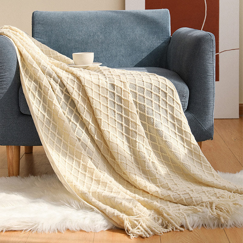 Coperta con motivo prismatico lavorato a maglia Ownkoti con nappe