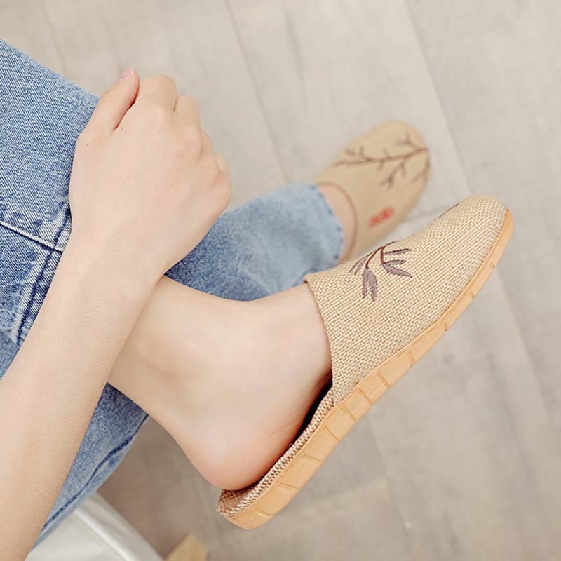 Comode pantofole in lino ricamate Plum Bossom