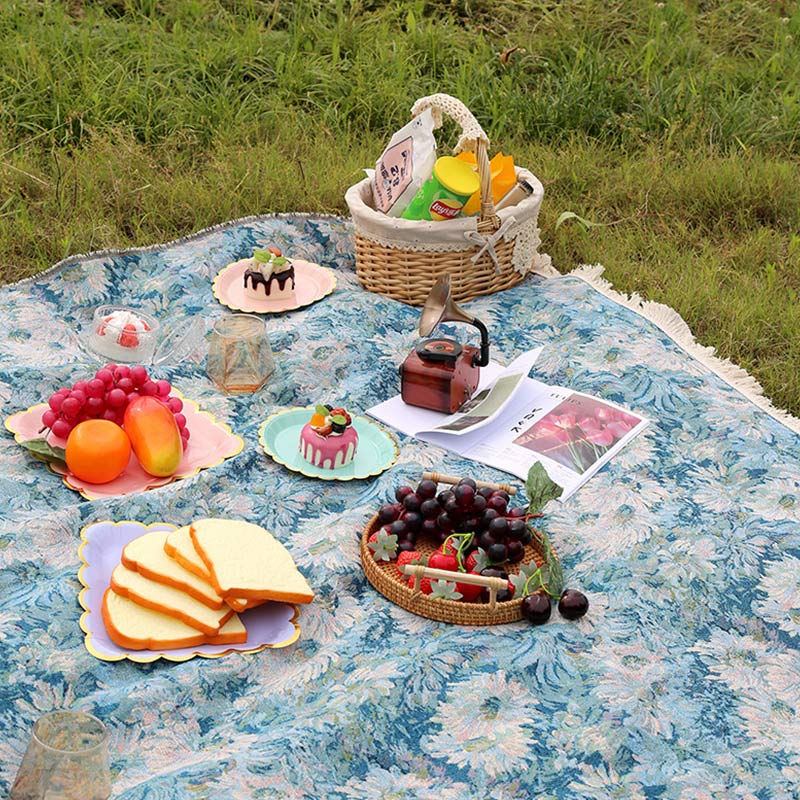 Coperta da picnic con fiori in stile dipinto a olio