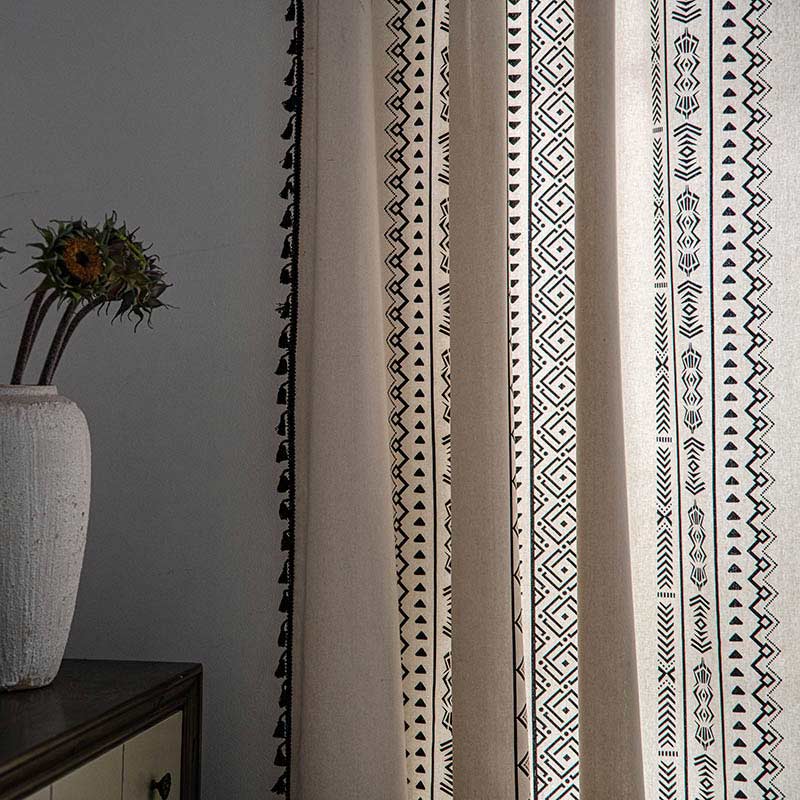 Tenda con nappe geometriche, tende semi-oscuranti