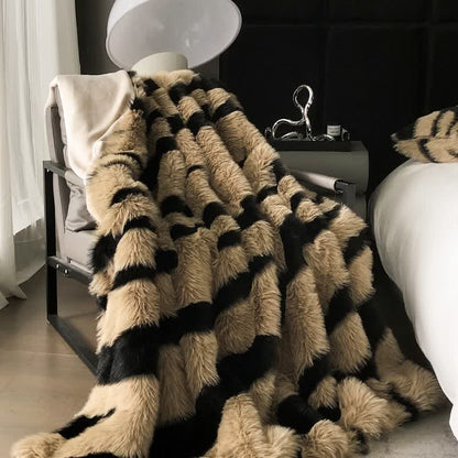 Coperta in pelliccia sintetica con stampa zebra moderna